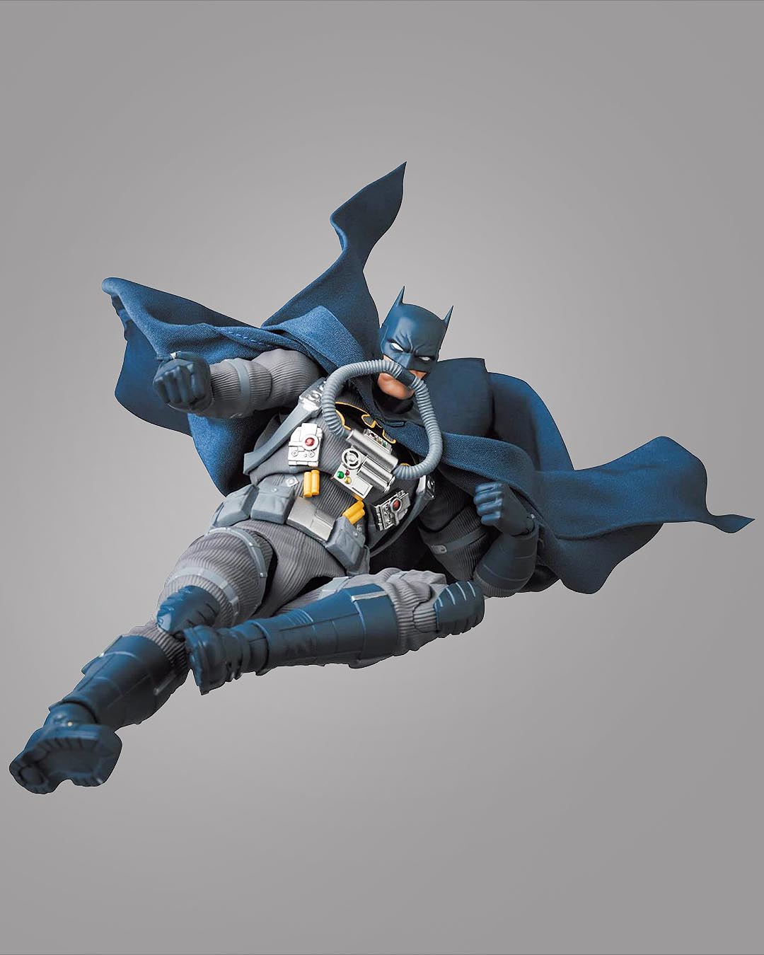 Batman Hush Figura MAF EX Stealth Jumper Batman 16 cm