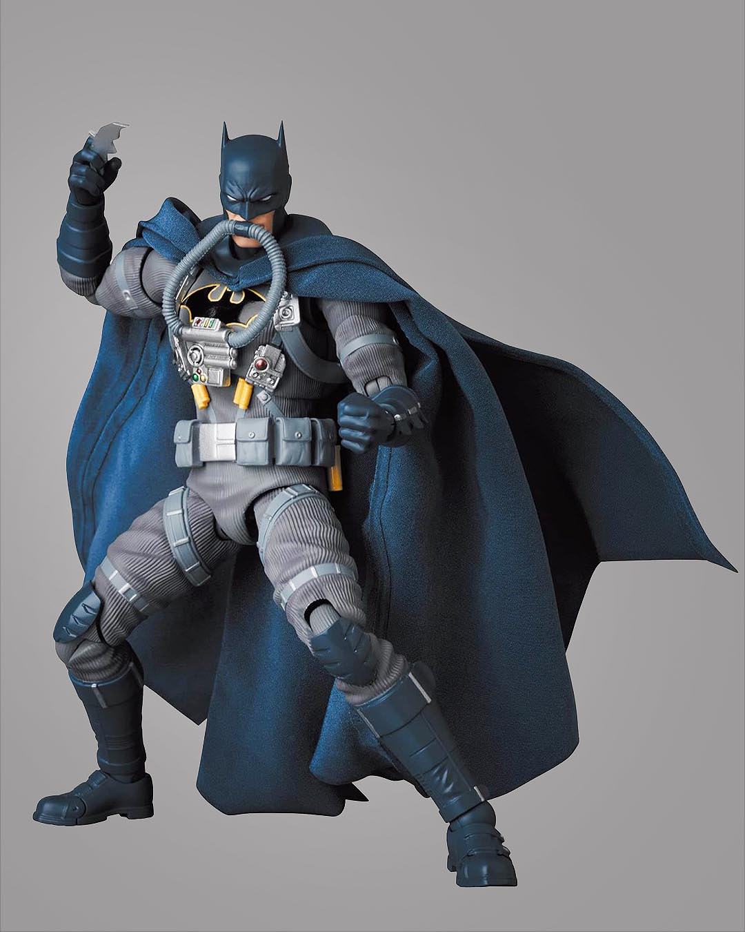 Batman Hush Figura MAF EX Stealth Jumper Batman 16 cm